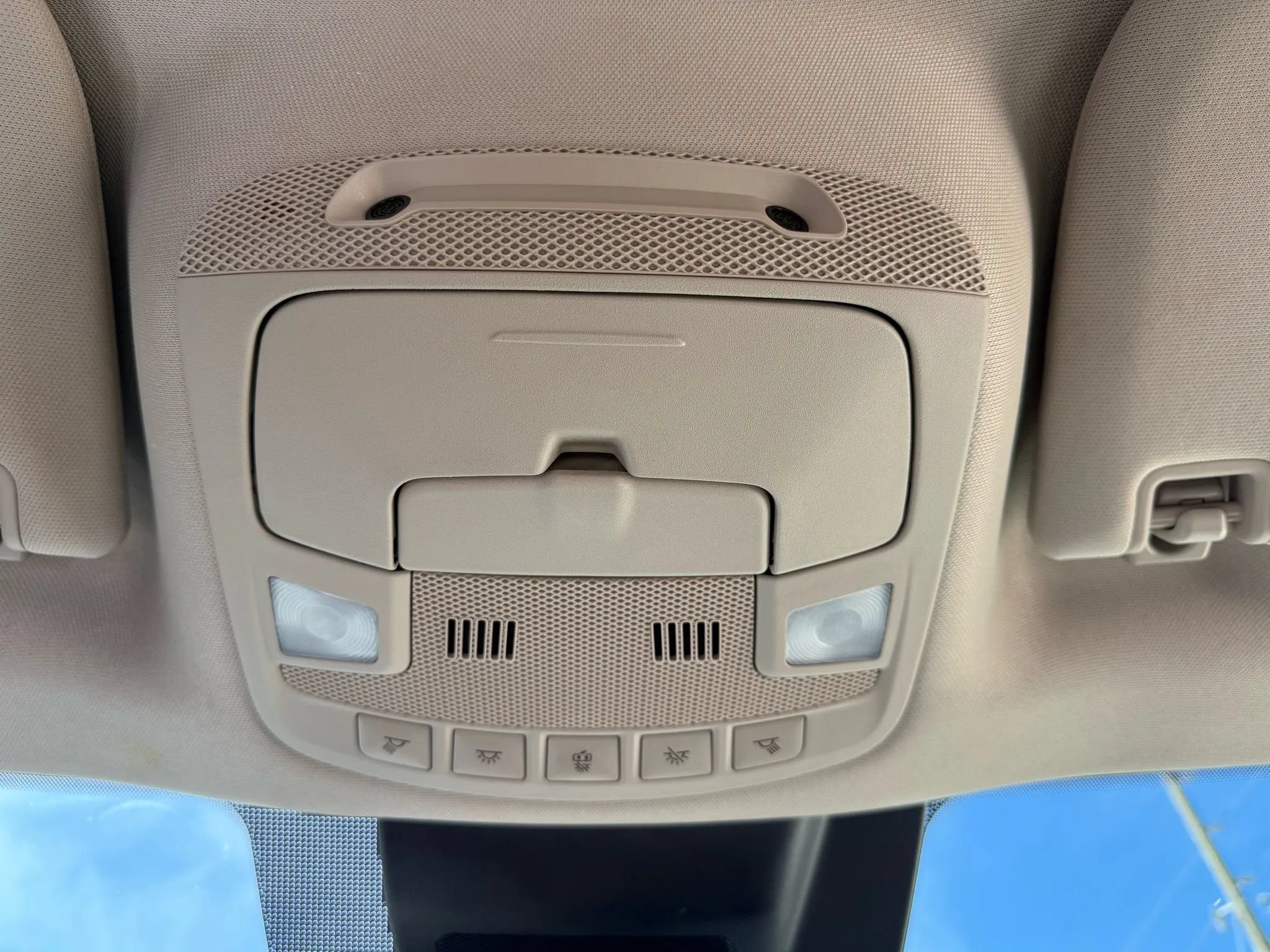 Used 2018 Ford Expedition XLT w/ Equipment Group 202A RWD image 32
