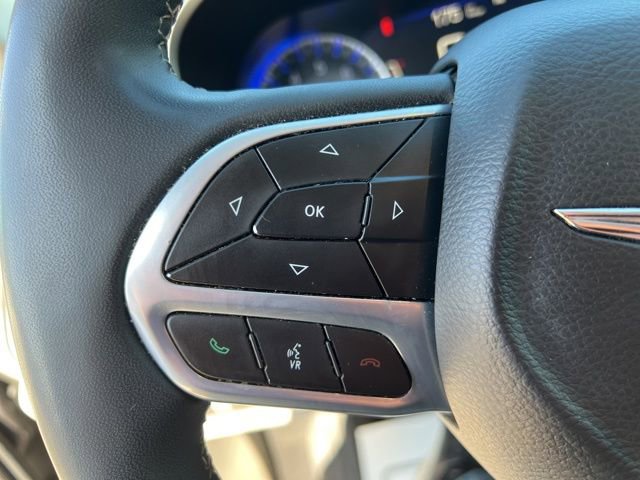 Certified 2023 Chrysler Pacifica Touring-L image 20