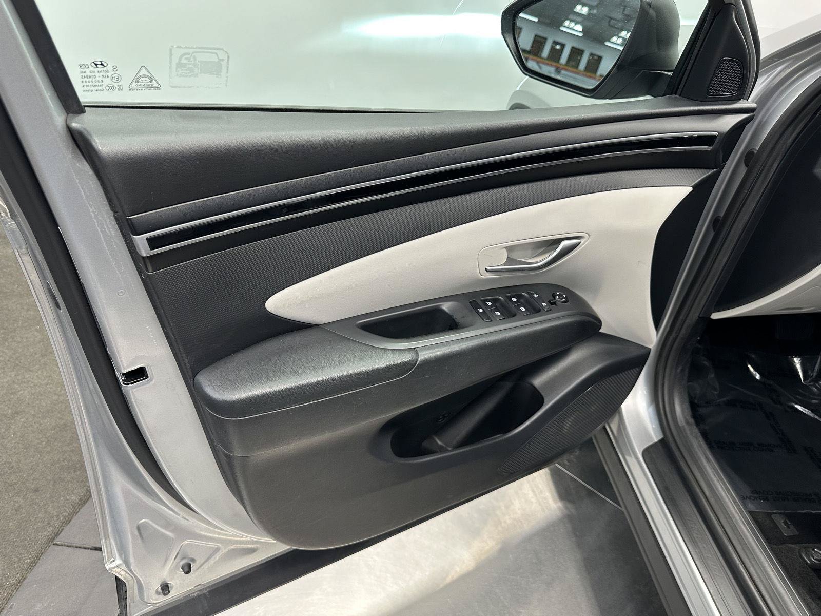 Used 2022 Hyundai Tucson SE AWD/4WD image 13