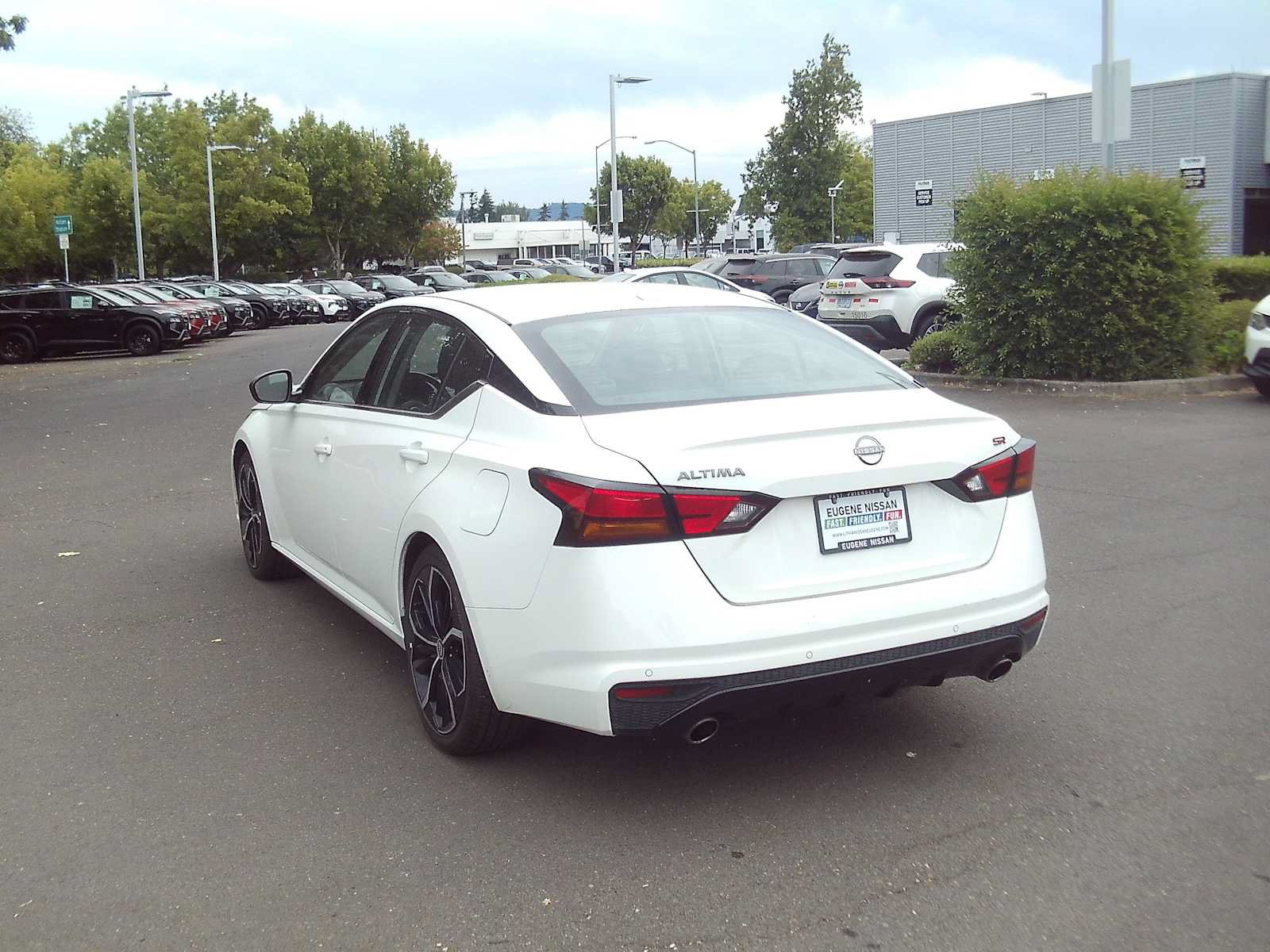 Used 2024 Nissan Altima 2.5 SR FWD image 3