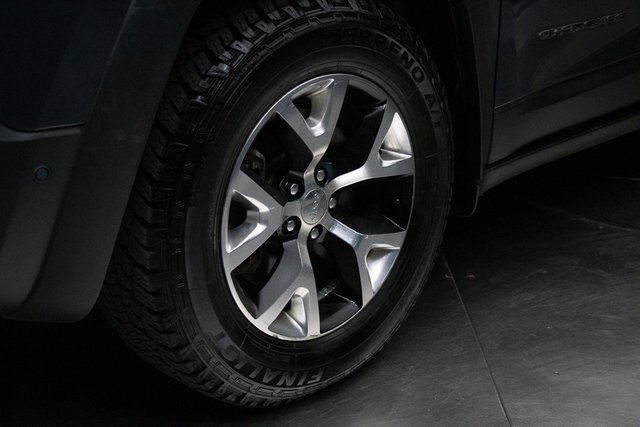 Used 2016 Jeep Cherokee Trailhawk w/ Comfort/Convenience Group image 7