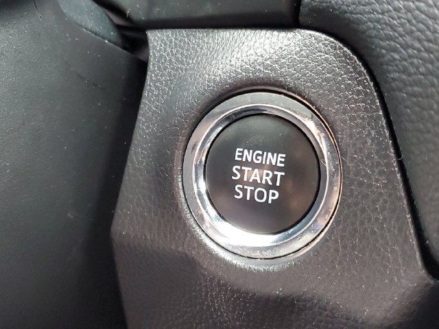 Used 2025 Toyota RAV4 XLE AWD/4WD image 15
