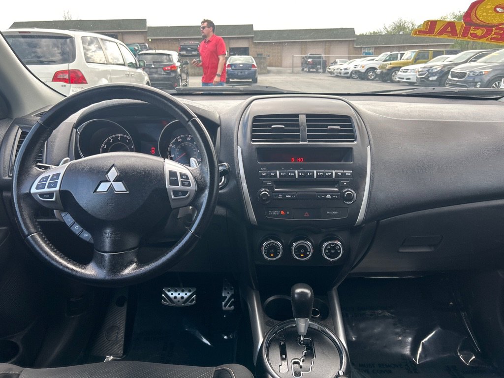 Used 2013 Mitsubishi Outlander Sport LE AWD/4WD image 14