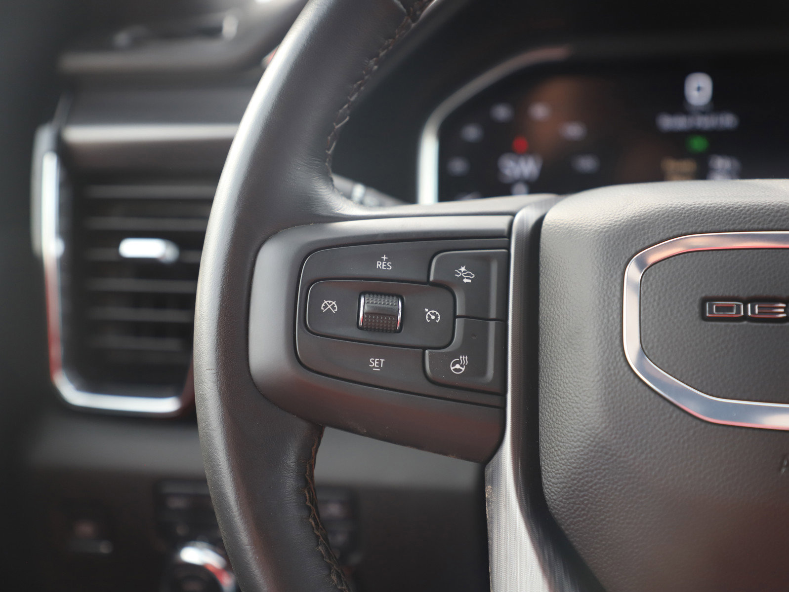 Used 2025 GMC Sierra 2500 Denali Ultimate image 26