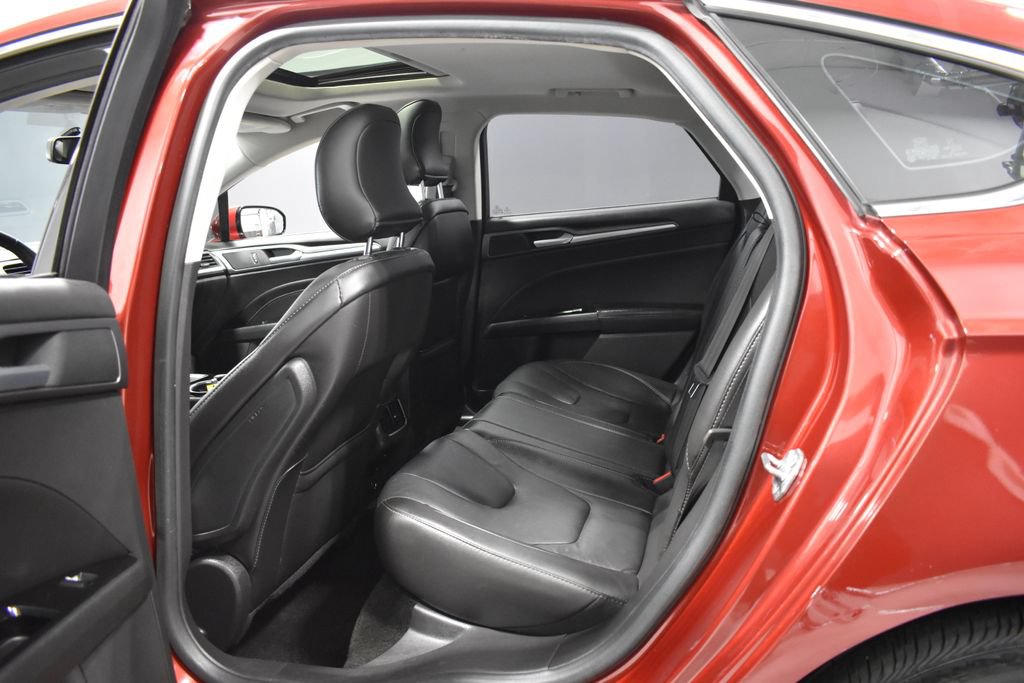 Used 2016 Ford Fusion Titanium FWD image 32