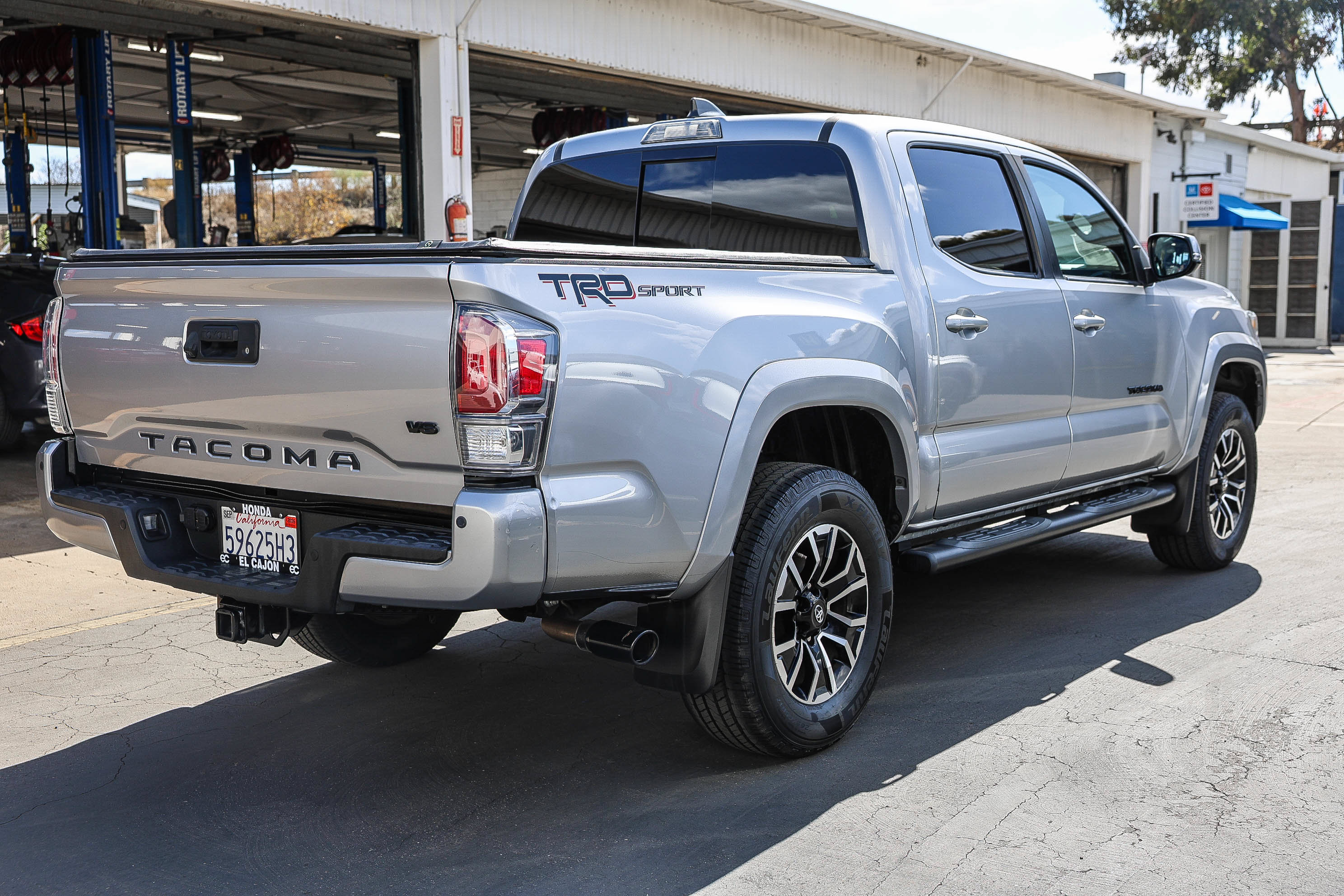 Used 2021 Toyota Tacoma TRD Sport w/ Technology Package RWD image 26