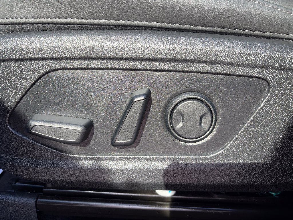 Used 2025 Kia Sorento EX w/ Panoramic Sunroof Package FWD image 16