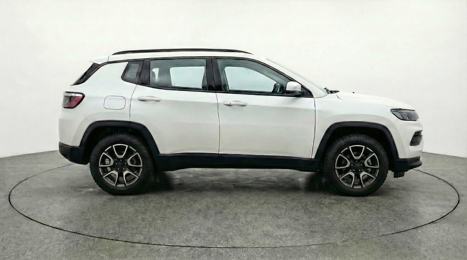 Used 2025 Jeep Compass Trailhawk image 8