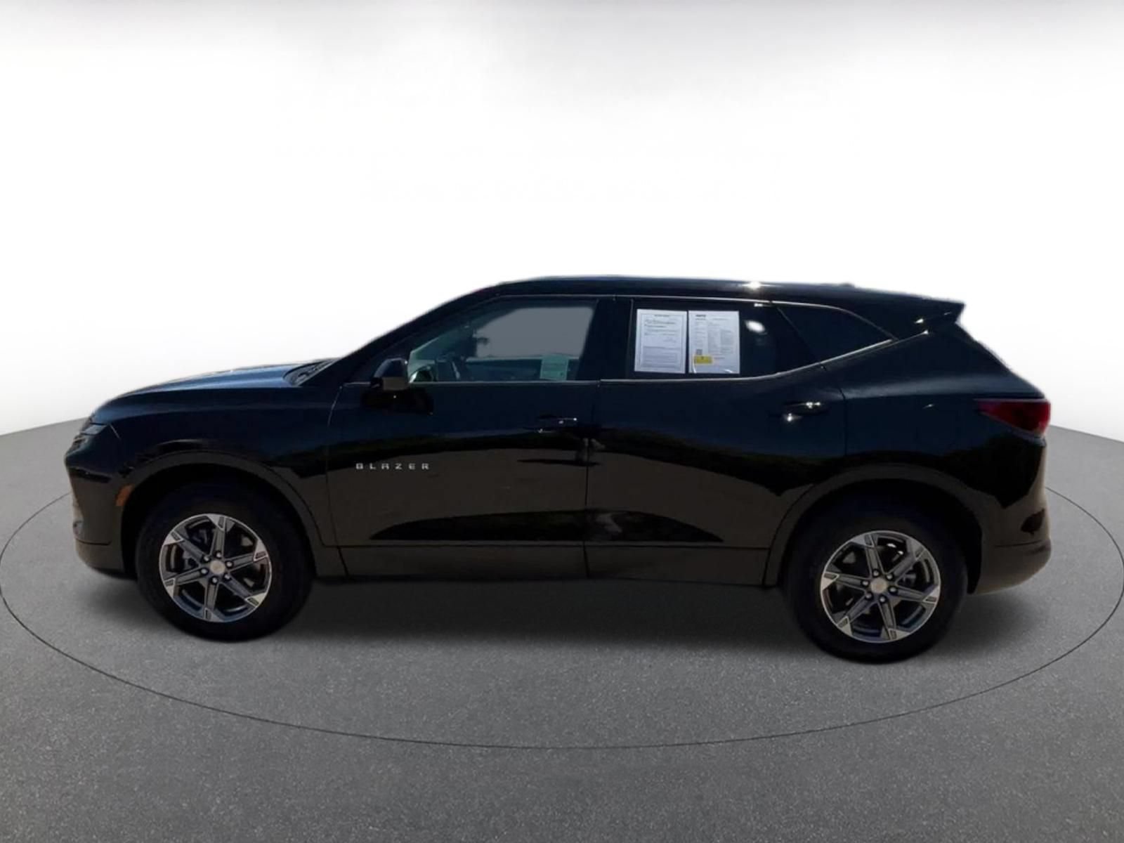 Used 2026 Chevrolet Blazer LT FWD image 9