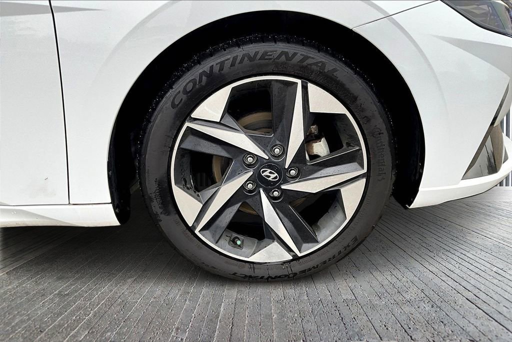 Used 2021 Hyundai Elantra Limited image 10