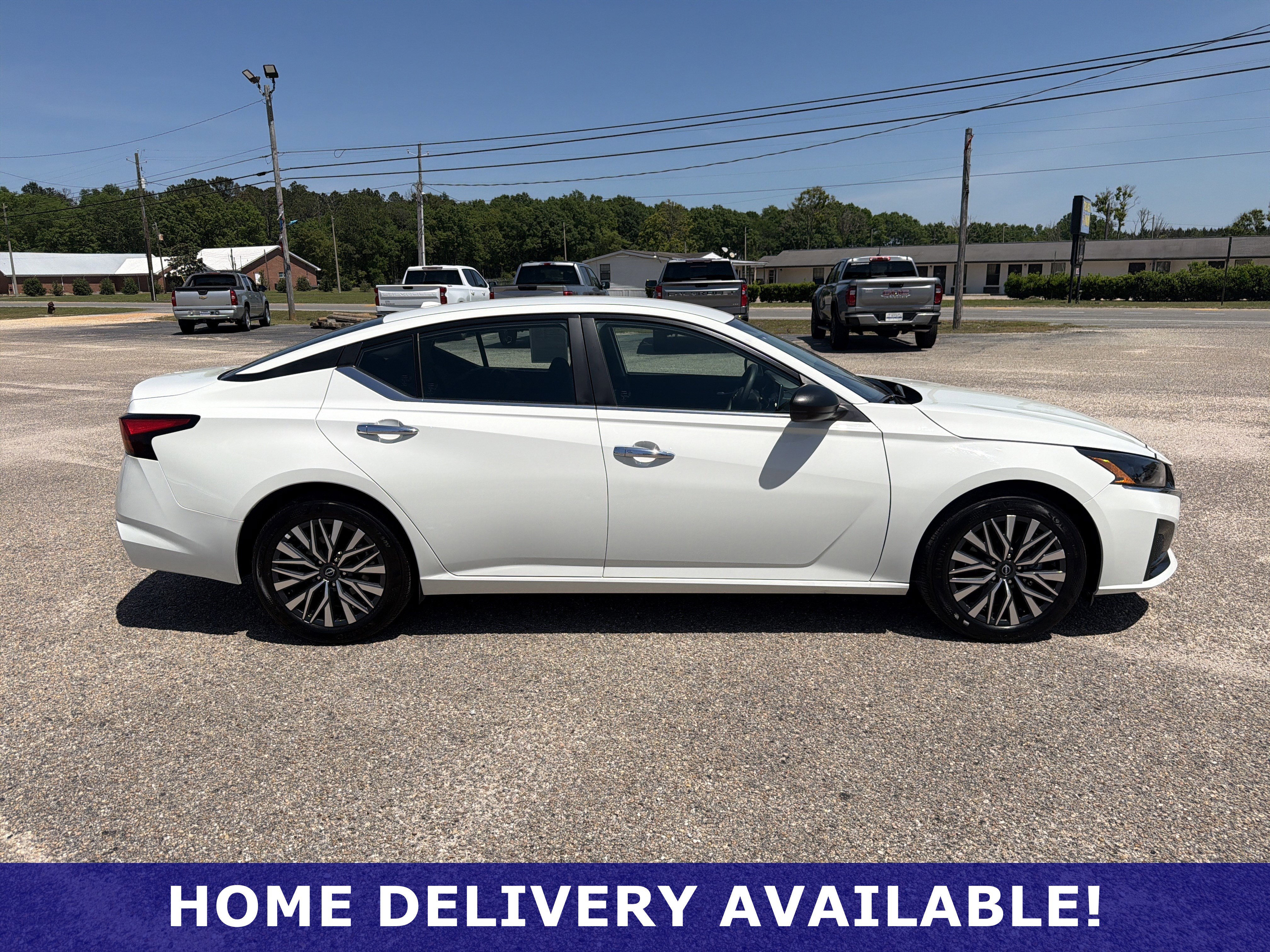 Used 2025 Nissan Altima 2.5 SV FWD image 8