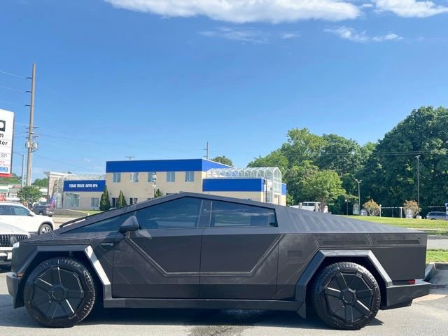 Used 2024 Tesla Cybertruck Cyberbeast AWD/4WD image 11