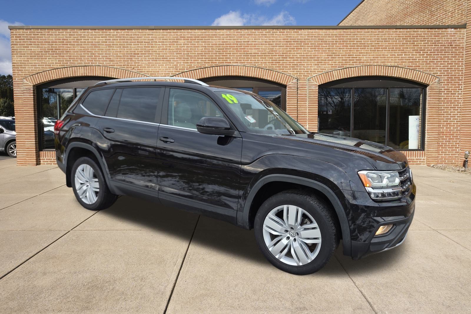 Used 2019 Volkswagen Atlas SE w/ Panoramic Sunroof Package image 1