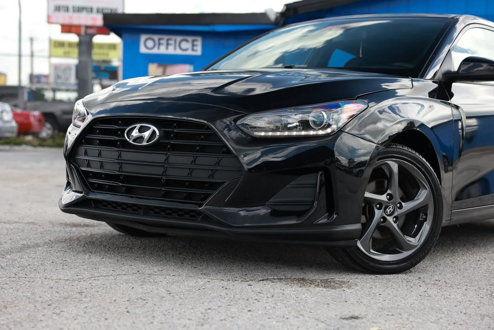 Used 2019 Hyundai Veloster 2.0 FWD image 17