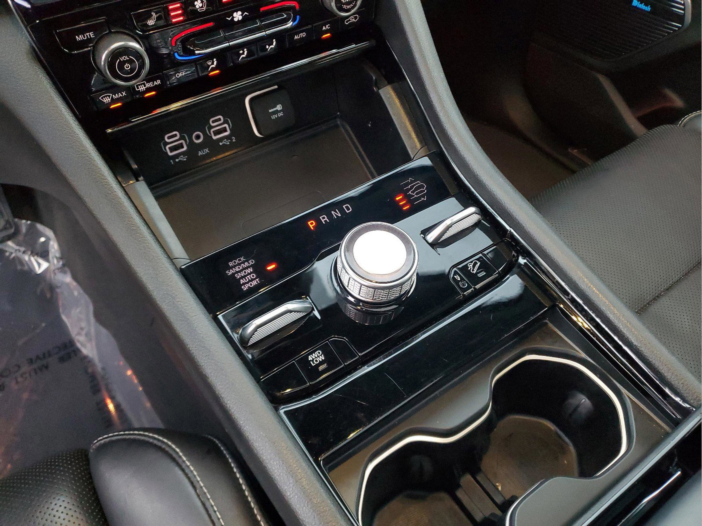 Used 2024 Jeep Grand Cherokee Overland w/ Advanced Protech Group III image 24