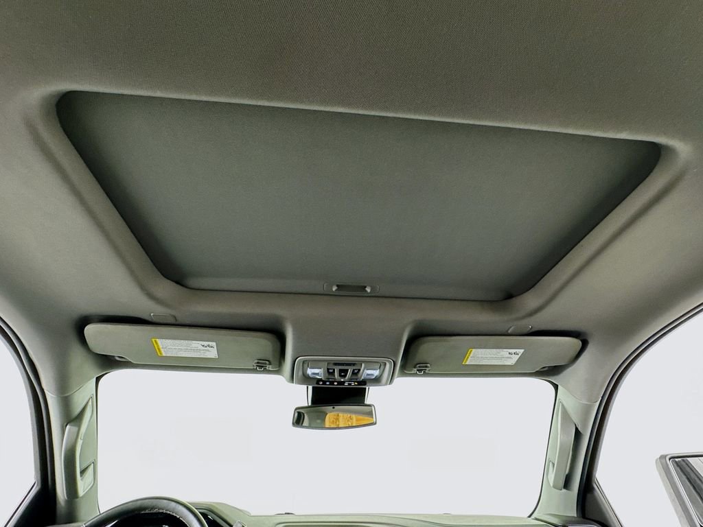 Used 2024 GMC Sierra 3500 SLT w/ SLT Convenience Package image 19