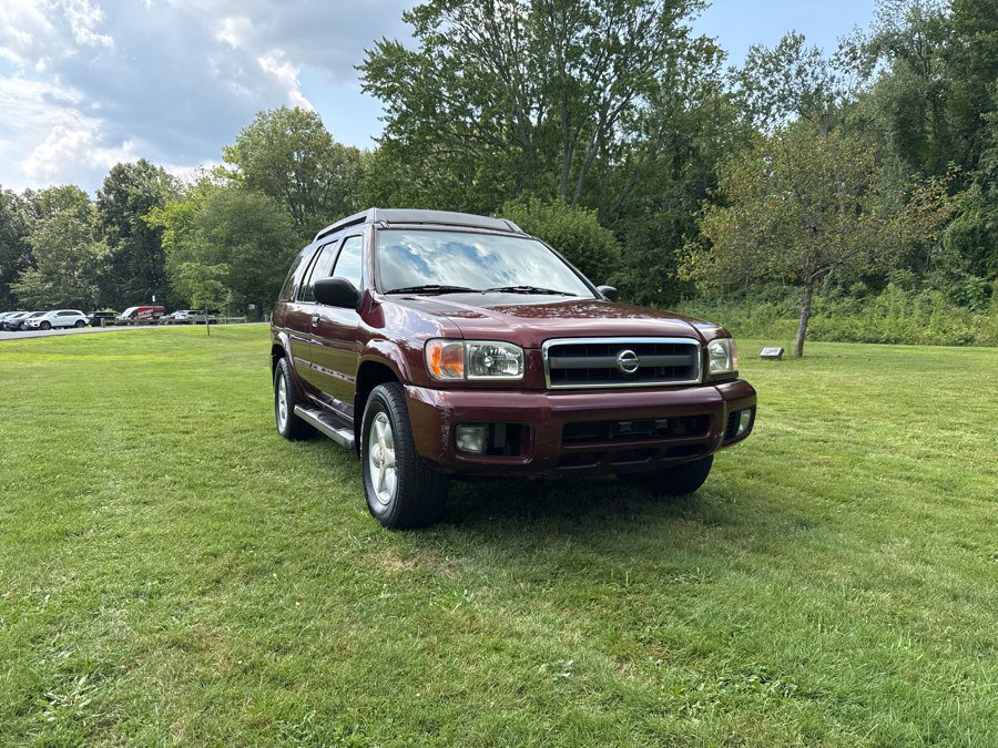 Used 2002 Nissan Pathfinder SE AWD/4WD image 3