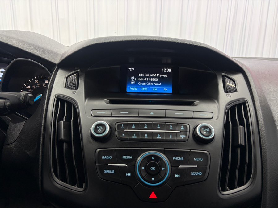 Used 2017 Ford Focus SE w/ Cold Weather Package FWD image 26