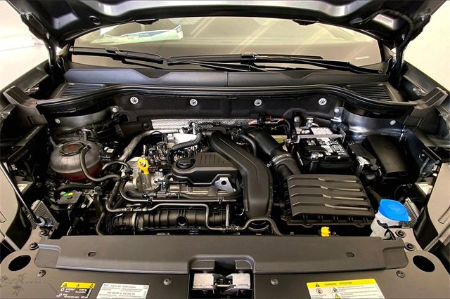 New 2026 Volkswagen Taos SEL image 11