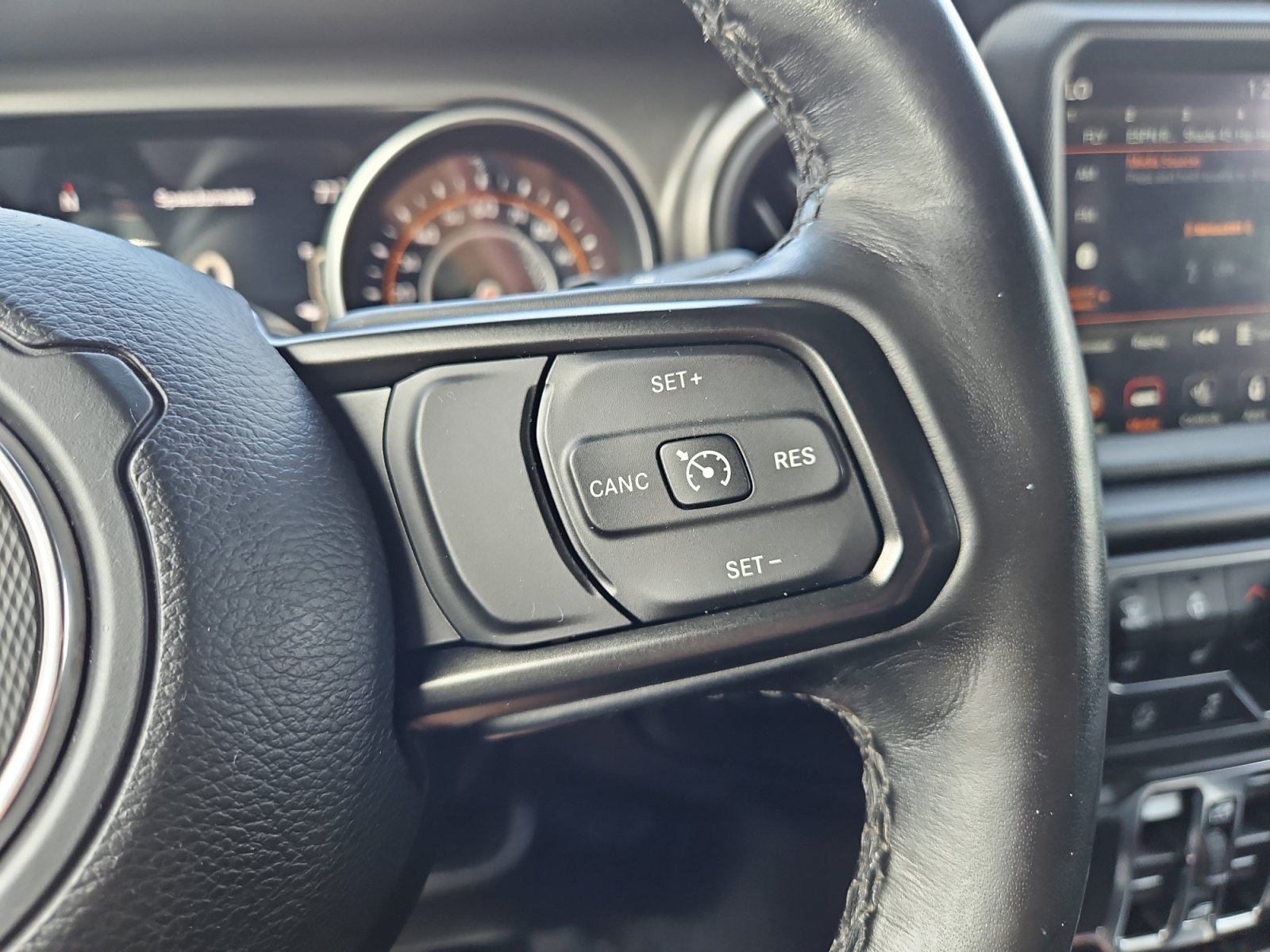 Used 2022 Jeep Wrangler Unlimited Sport AWD/4WD image 25
