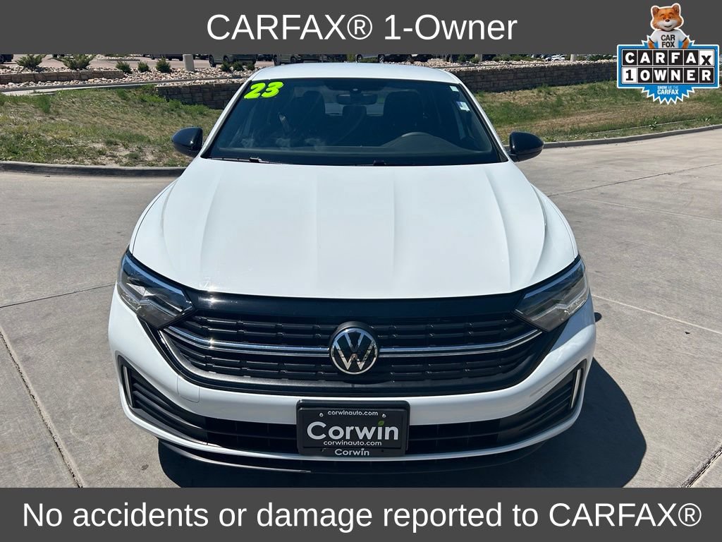 Used 2023 Volkswagen Jetta Sport FWD image 2