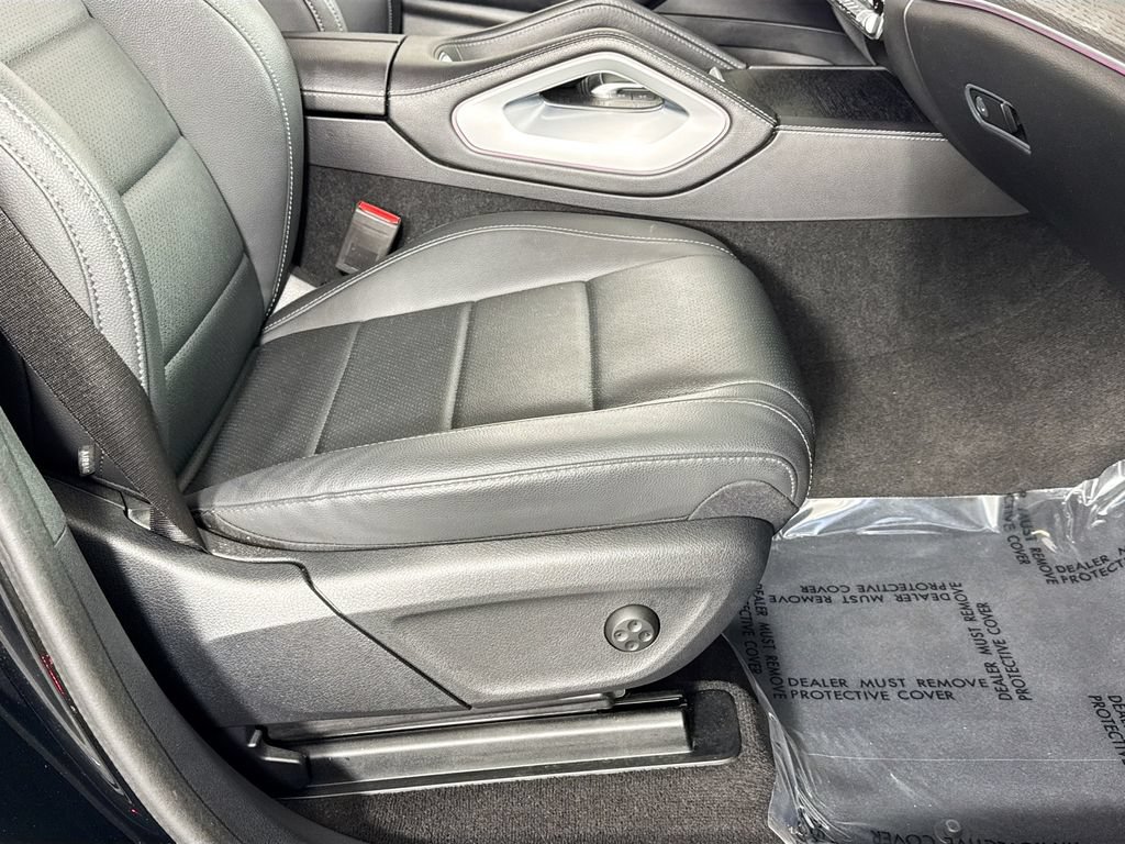 Used 2024 Mercedes-Benz GLS 450 4MATIC image 39