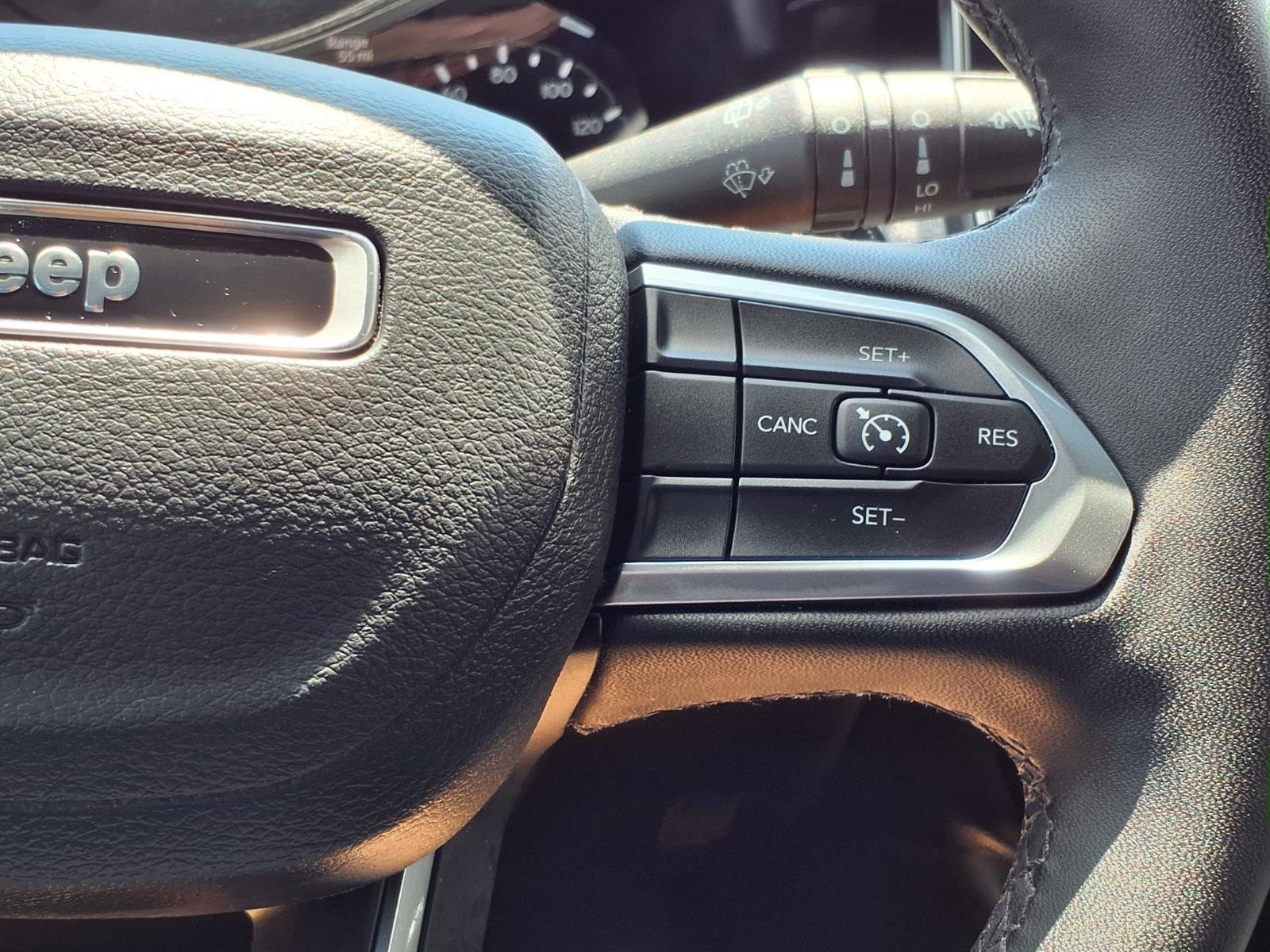 Used 2024 Jeep Compass Latitude w/ Convenience Group AWD/4WD image 18
