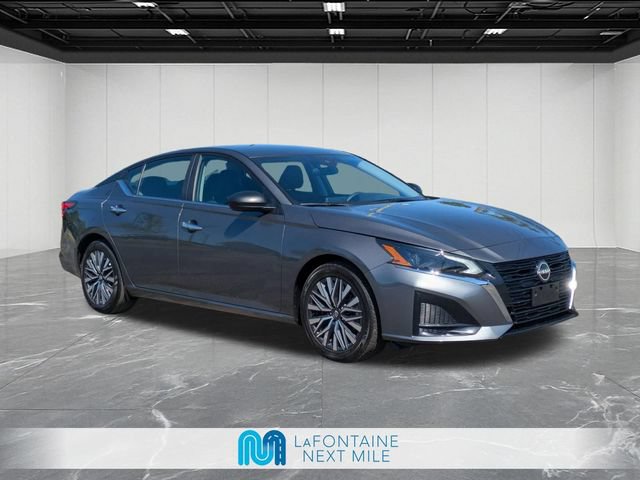 Used 2025 Nissan Altima 2.5 SV FWD image 7