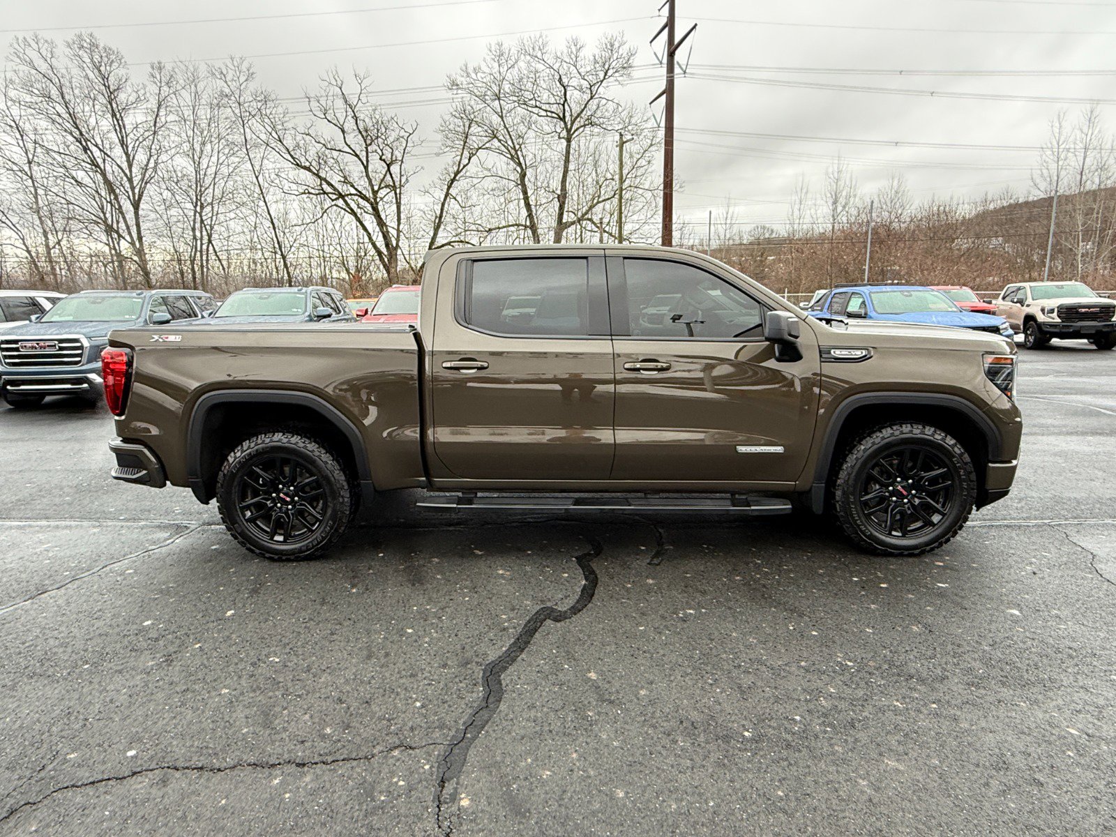 Used 2024 GMC Sierra 1500 Elevation w/ LPO, Elevation Black Package image 6