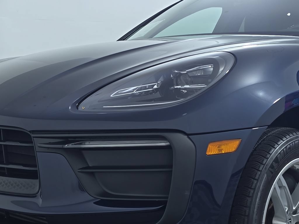 Certified 2023 Porsche Macan Turbo AWD/4WD image 12