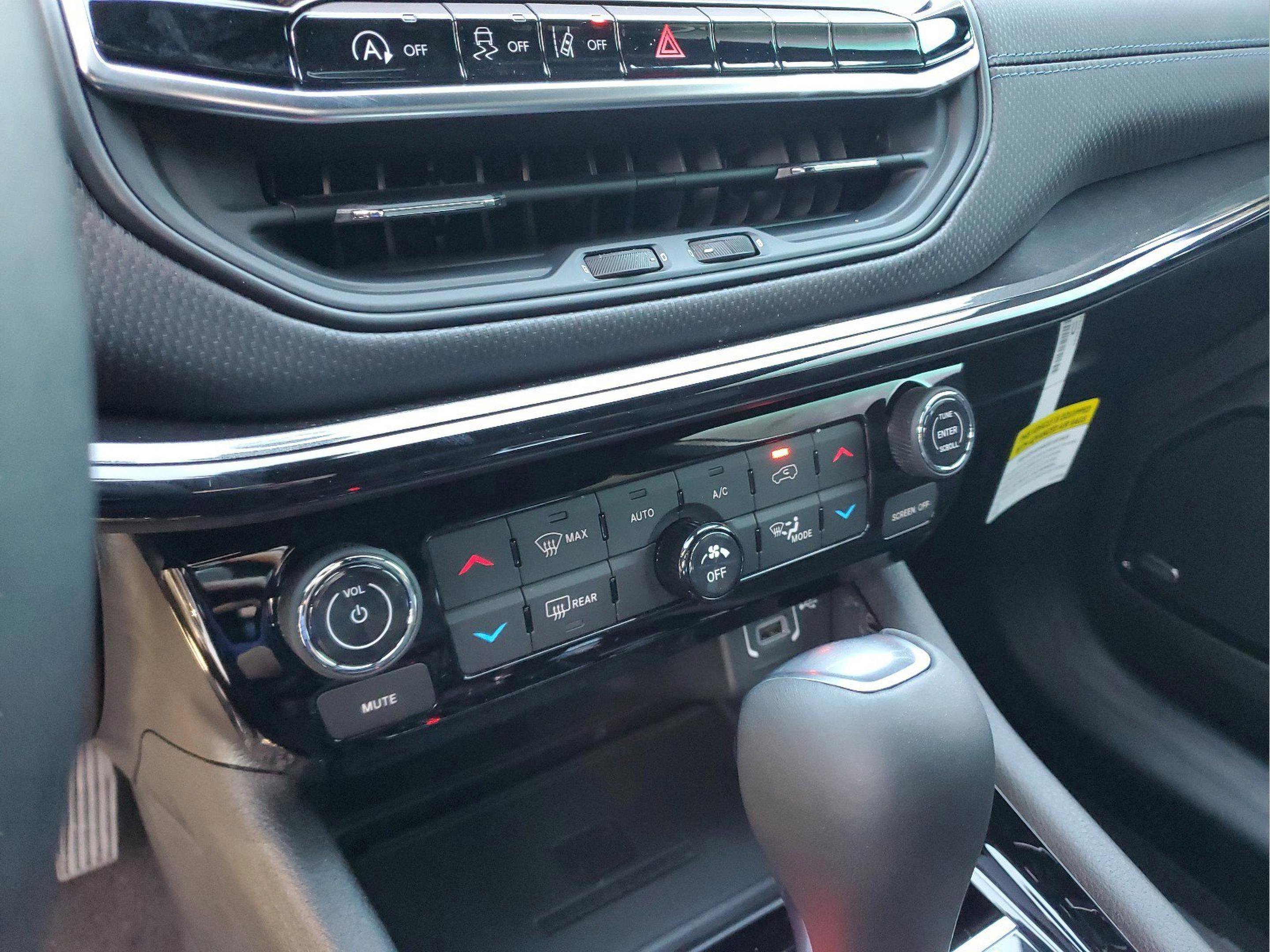 New 2026 Jeep Compass Latitude w/ Quick Order Package 29K image 24