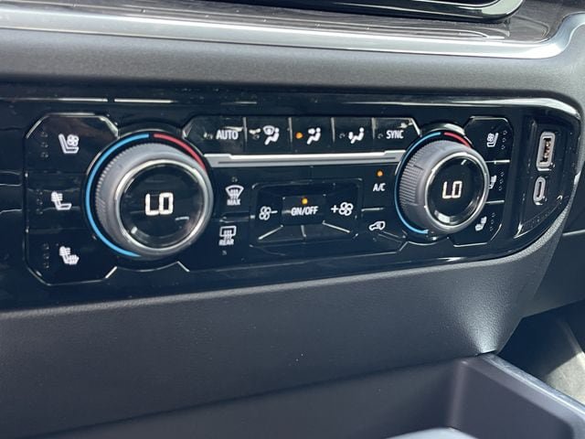 Used 2025 Chevrolet Silverado 1500 LTZ AWD/4WD image 19