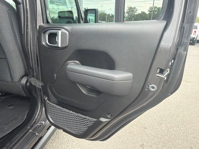 Used 2024 Jeep Wrangler Unlimited Sport AWD/4WD image 11