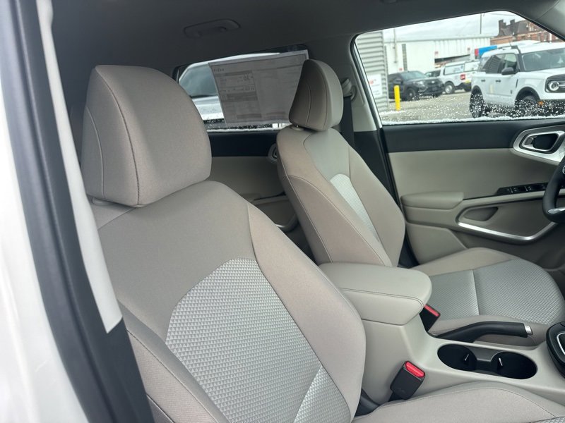 New 2025 Kia Soul LX image 14