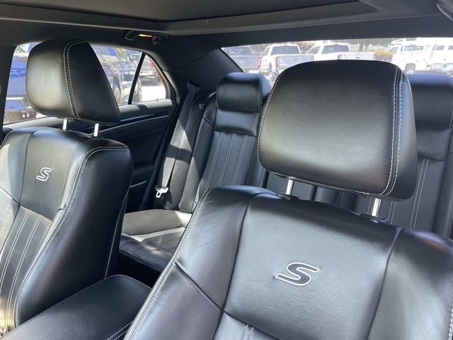 Used 2022 Chrysler 300 S w/ Safetytec Plus Group RWD image 23