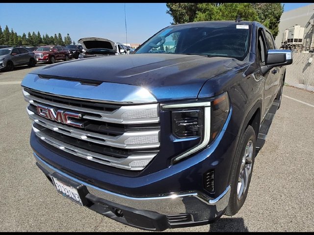 Used 2022 GMC Sierra 1500 SLE AWD/4WD image 3