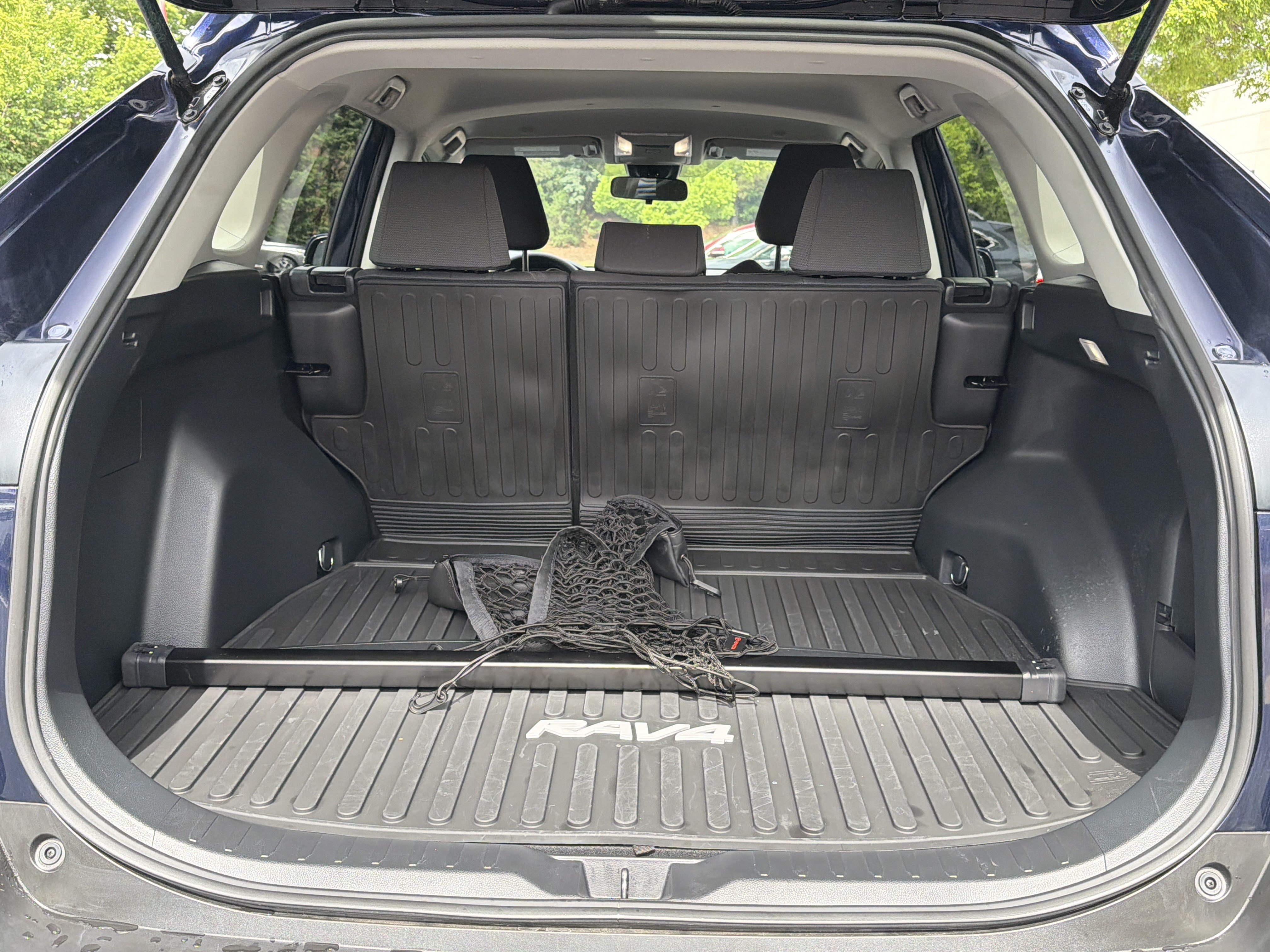 Used 2025 Toyota RAV4 XLE FWD image 26