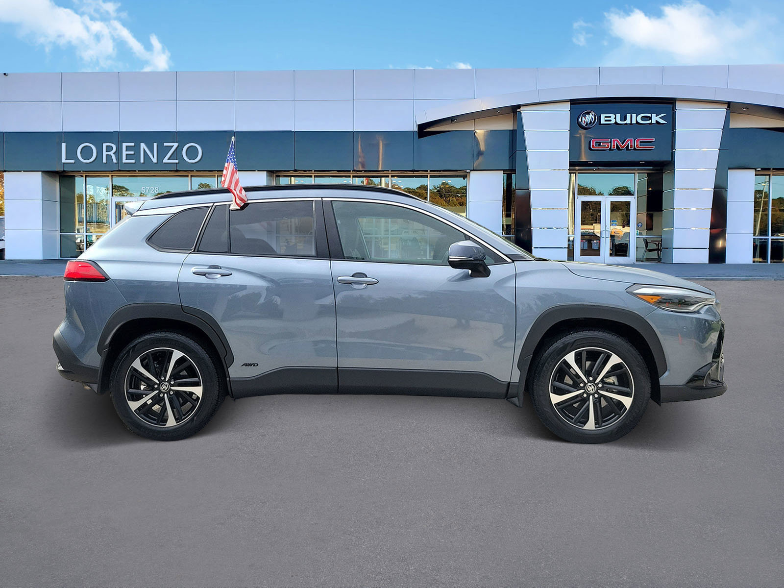 Used 2024 Toyota Corolla Cross AWD Hybrid w/ Convenience Package image 4