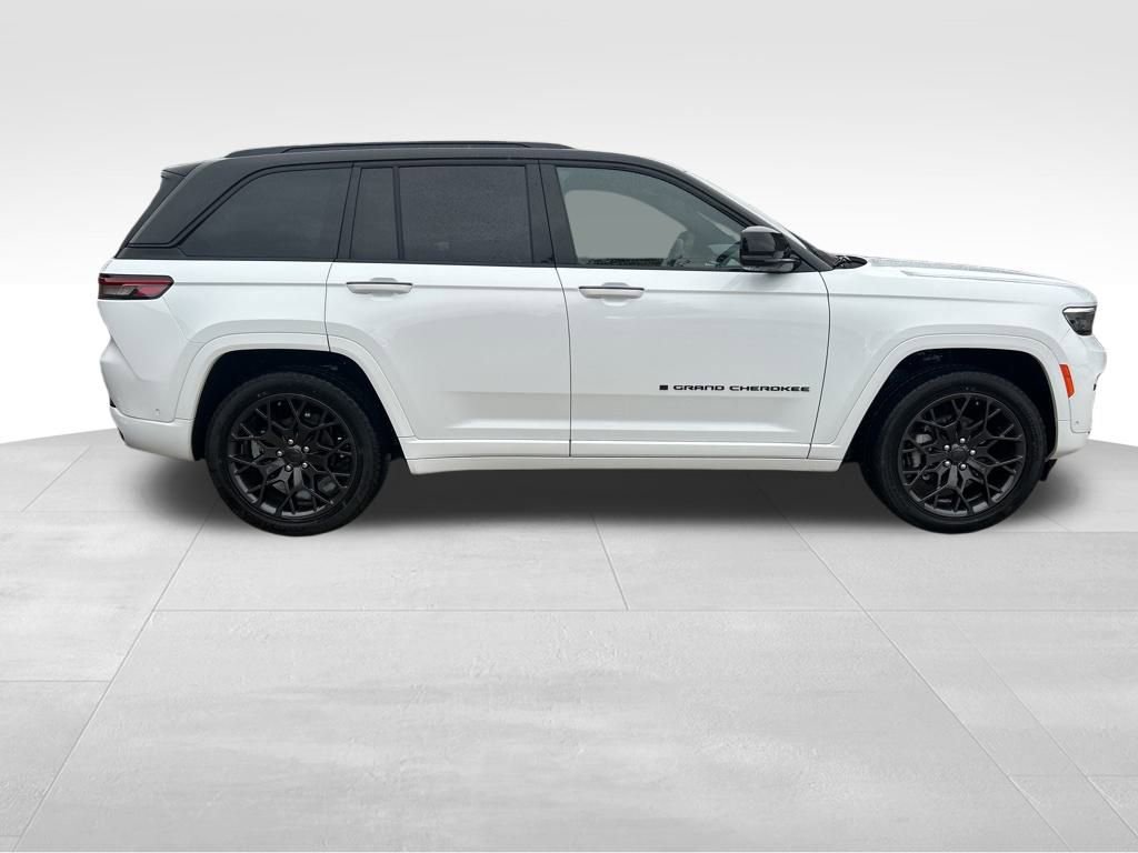 New 2025 Jeep Grand Cherokee Summit image 7
