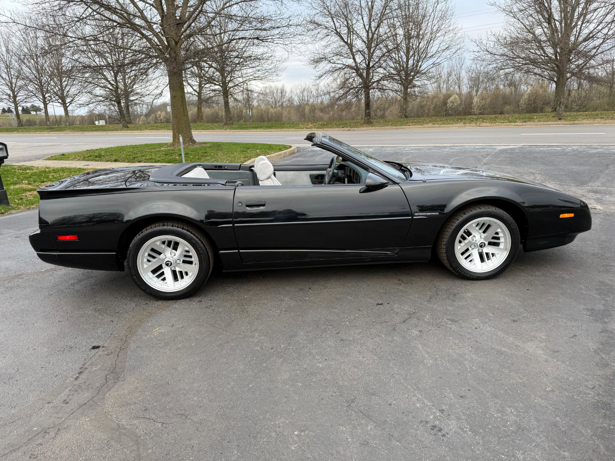 Used 1991 Pontiac Firebird Convertible image 20