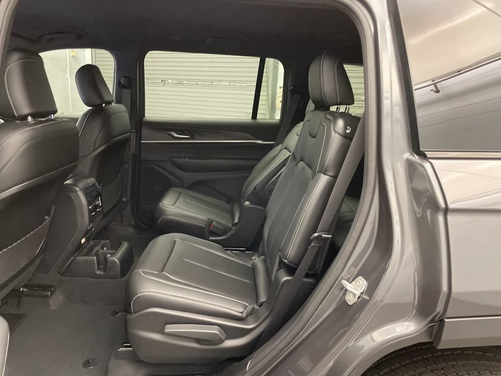 New 2025 Jeep Grand Cherokee L Limited RWD image 16