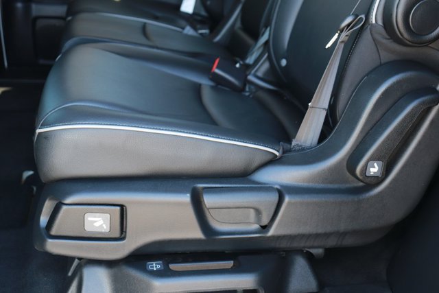 Certified 2025 Honda Odyssey Touring image 14