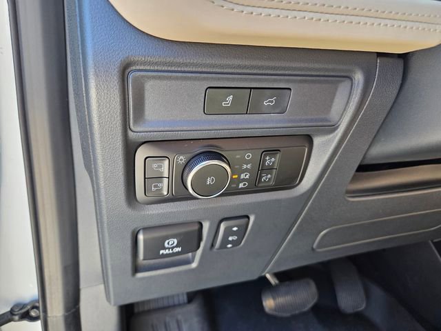 Used 2023 Ford Expedition Platinum image 24