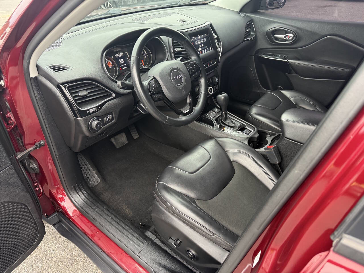 Used 2021 Jeep Cherokee Latitude Plus image 8