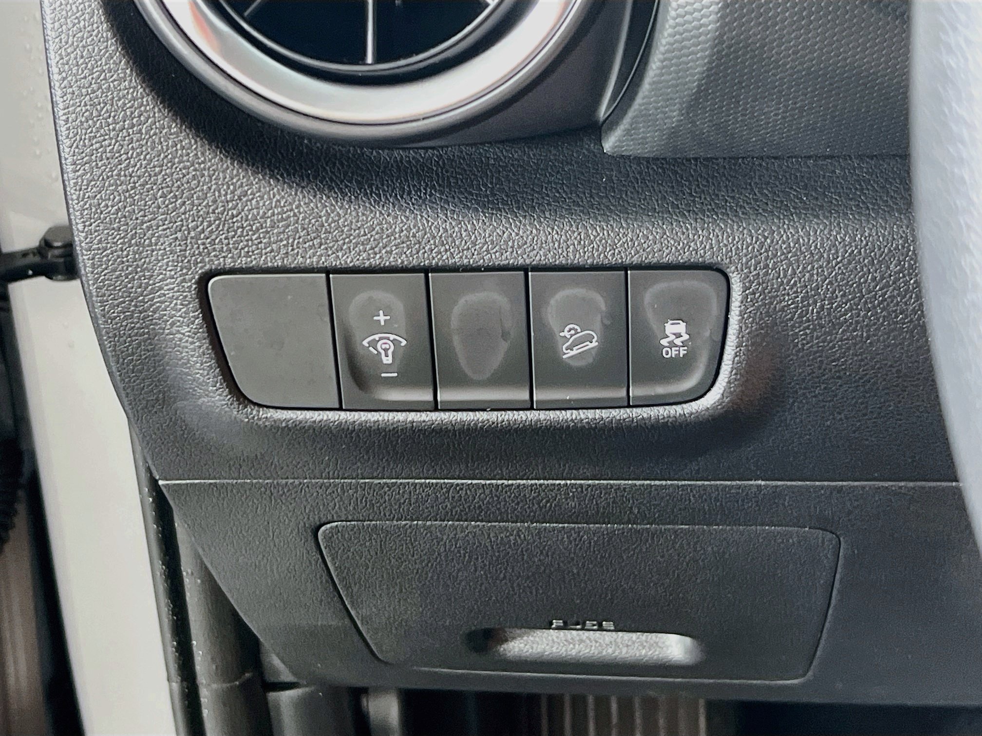 Used 2023 Hyundai Kona SEL AWD/4WD image 10