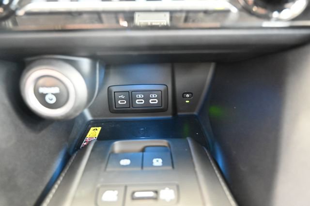 Used 2023 Toyota Venza LE image 20