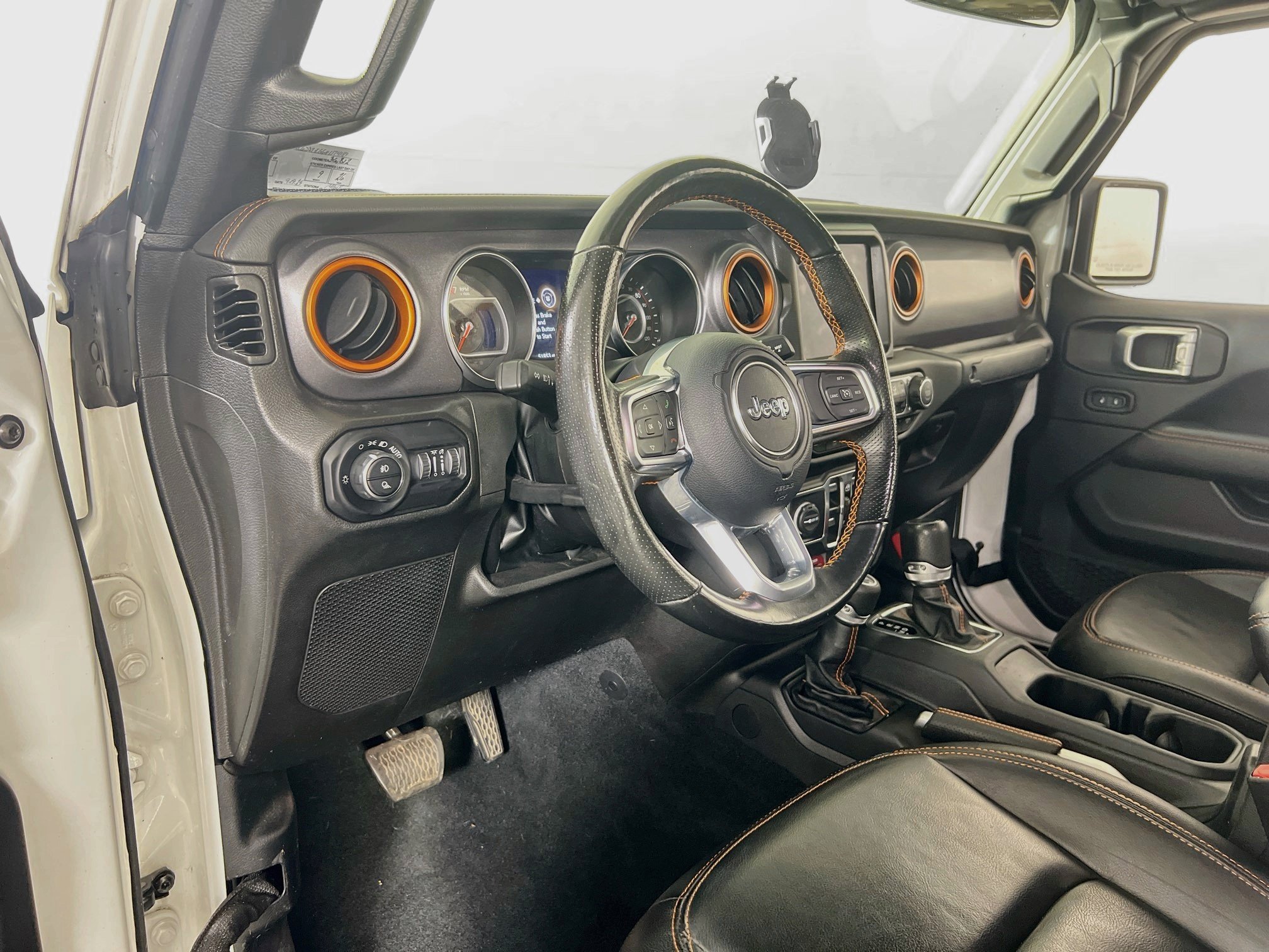 Used 2022 Jeep Gladiator Mojave w/ LED Lighting Group AWD/4WD image 9