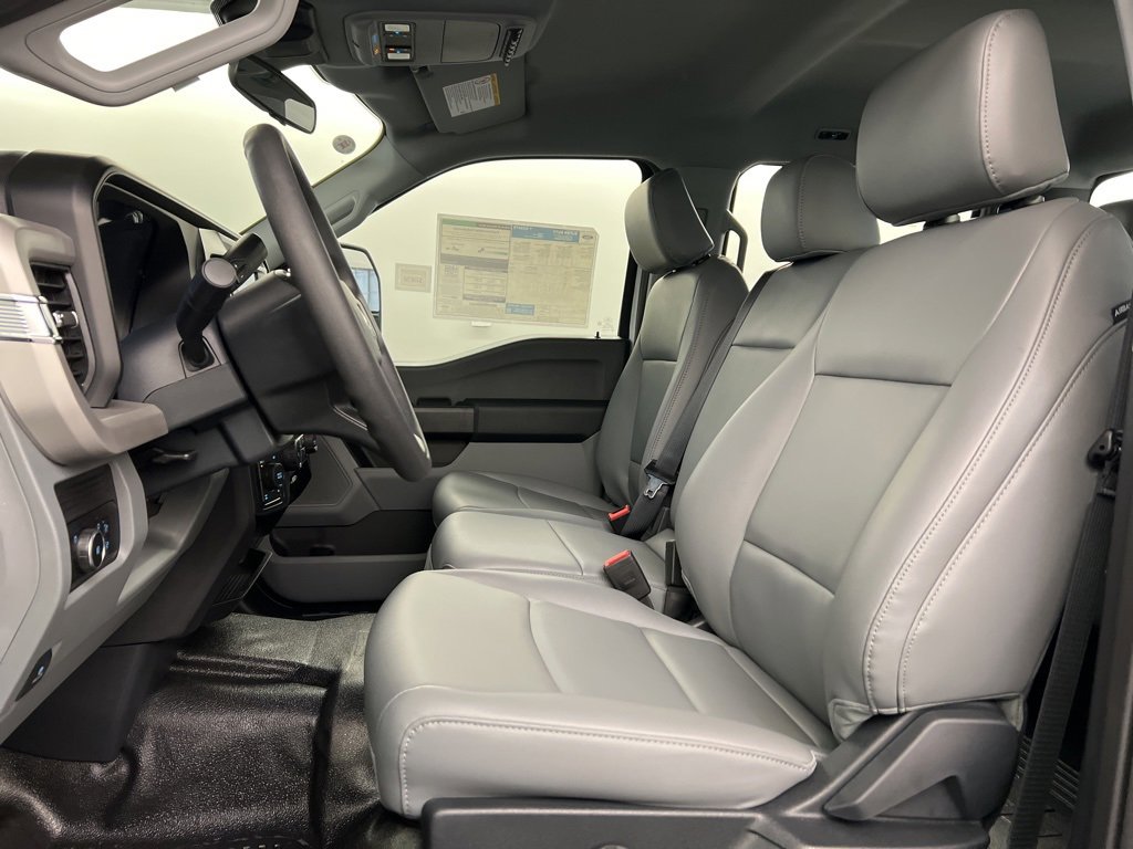 New 2026 Ford F250 XL w/ XL Chrome Package image 22