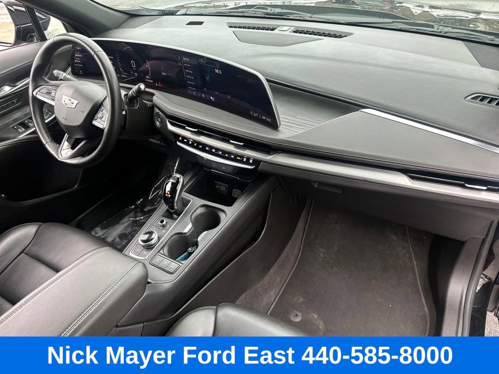 Used 2025 Cadillac XT4 Premium Luxury image 14
