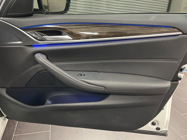Used 2021 BMW 540i w/ Convenience Package image 14